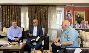 Dîdarek dostane derbarê peywendiyên gelê Kurd û gelê Aşûrî de