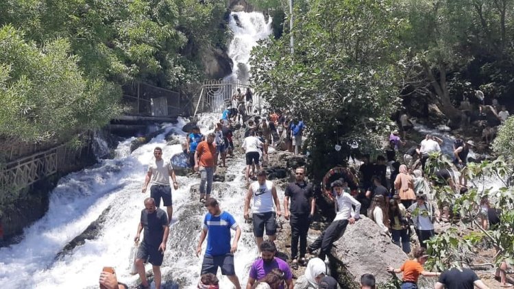 Seyrangeha Ehmed Awa di rojên cejnê de