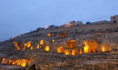 Şikeftên dîrokî yên bajarê Dîlokê