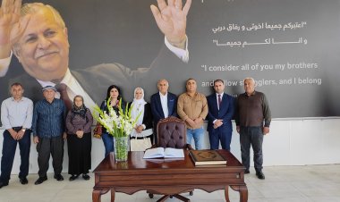 Kurdên Rojava Sardana Mezarê Mam Celal kirin