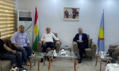 Şandeke Encumena Penaberên Kurd sersaxî xwestin