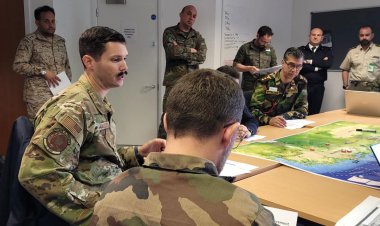 Efserekî Kurd li Brîtanyayê bawernameya Serfermandariyê wergirt