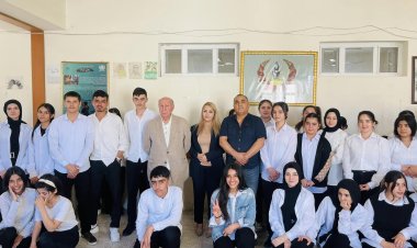 Dr. Omer Şêxmûs serdana dibîstana Hesekê ya penaberên Rojava kir