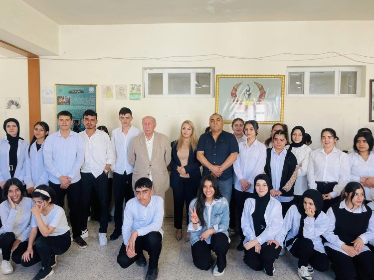 Dr. Omer Şêxmûs serdana dibîstana Hesekê ya penaberên Rojava kir