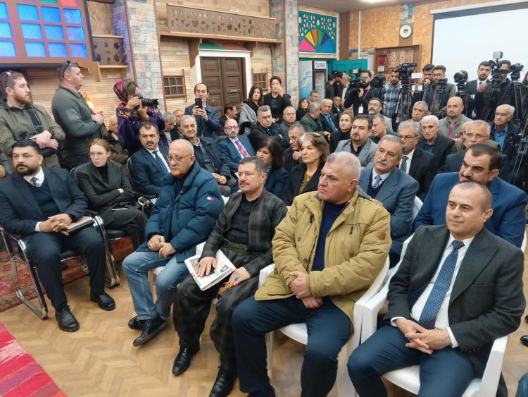 Du pirtûkên wergerandina Siware Şakilî hatin nasandin