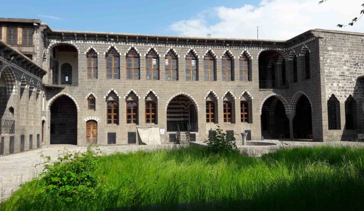 Her meh nêzî 20 hezar geştiyar serdana Muzexaneya Amedê dikin