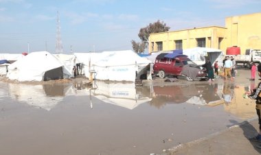 Tebqa; Penaberên Efrînî di bin avê de man