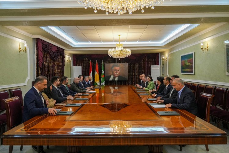 Şanda Îmralî û serokê YNKê li Dabeşan dirêjpêder e