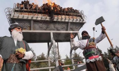 Newroza 2725 bi germî hate pîroz kirin