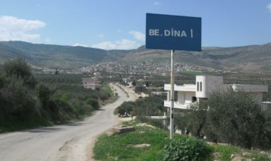 Wateya navê gundê "Be'dîna" çi ye? 