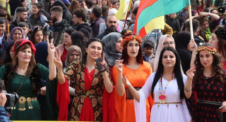 Helwesta Waşîntonê û Kêliyeke Stratejîk ji bo Biryardarên Kurd