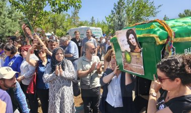 Piştî 29 salan Eyşe Şan li kêleka dê û bavê xwe hat veşartin