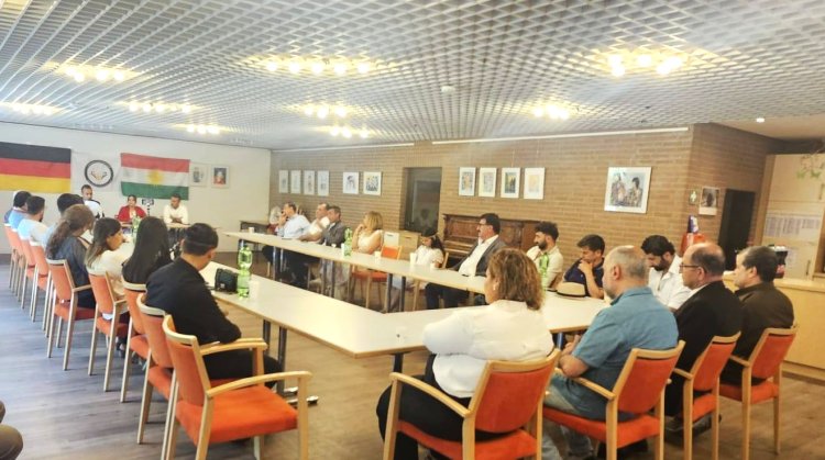 Ahanga xwendin û nirxandina helbestî