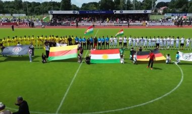 EKR û XELAT Serkeftina Kûpaya Futbolê ya Rojava ya 2025an pîroz dike