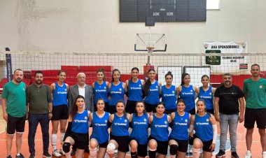 Tîma voleybolê ya jinan a şaredariyê derket lîga yekemîn