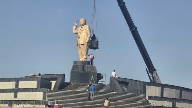 Li Kerkûkê peykerê rewanşad serok Mam Celal hat dînan