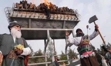 Gelê kurd xwe ji bo Newrozeke cuda amade kirî