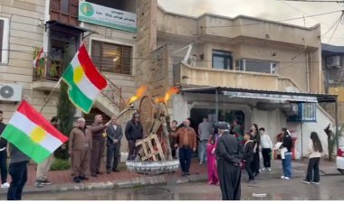 Penaberên Kurd li Silêmaniyê agirê Newrozê pêxistin