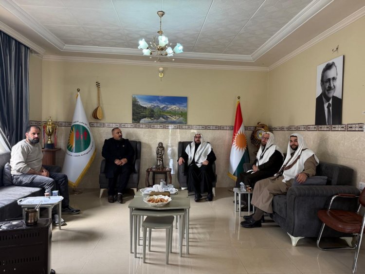 Encûmen pêşwazî şandeke olî yê penaberên Kurdên Rojava kir